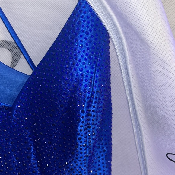 Royal blue prom dress in great condition - Picture 4 of 7